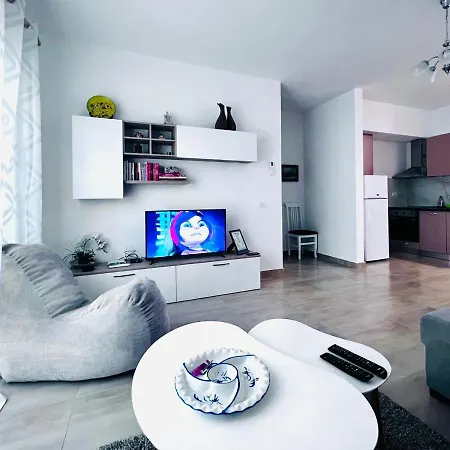 The Place Apartments 2, Qerret Golem  Exterior foto