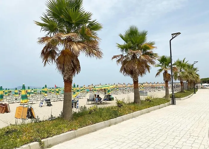 The Place Apartments 2, Qerret